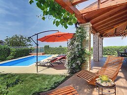 Gorgeous Villa in Novigrad With Private Pool