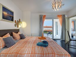 Modern Holiday Home in Novigrad With Pool