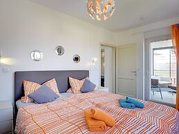 Modern Holiday Home in Novigrad With Pool