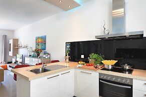 Modern Holiday Home in Novigrad With Pool