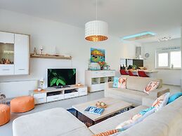 Modern Holiday Home in Novigrad With Pool