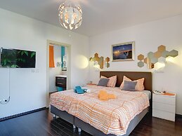 Modern Holiday Home in Novigrad With Pool