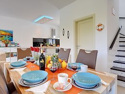 Modern Holiday Home in Novigrad With Pool