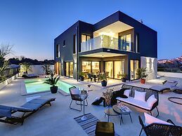 Luxurious Villa in Rovinj With Pool