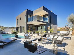 Luxurious Villa in Rovinj With Pool