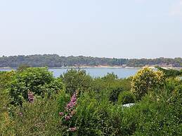 Modern Apartment in Pula With Garden