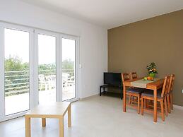 Modern Apartment in Pula With Garden