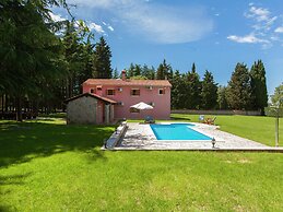 Rural Villa With Swimming Pool