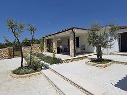 Boutique Villa in Peroj With Garden