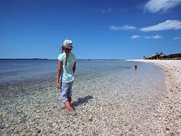 Boutique Villa in Peroj With Garden