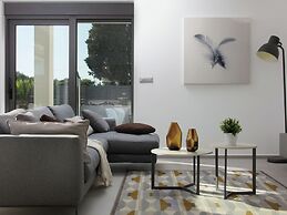 Luxury Apartment With Private Pool, Near the Beach and Close to Pula