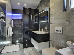 Modern Villa With Private Pool Consisting of 2 Apartments Near the Bea