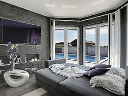 Modern Villa With Private Pool Consisting of 2 Apartments Near the Bea