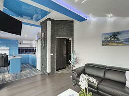 Modern Villa With Private Pool Consisting of 2 Apartments Near the Bea