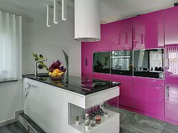 Modern Villa With Private Pool Consisting of 2 Apartments Near the Bea