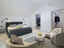 Luxury Apartment With Hot Tub and Sea View, Near the Beach and Close t