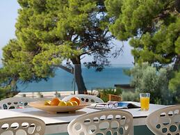 Luxury Apartment With Hot Tub and Sea View, Near the Beach and Close t