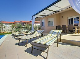 Modern Villa With Private Pool Near Beach