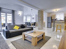 Modern Villa With Private Pool Near Beach