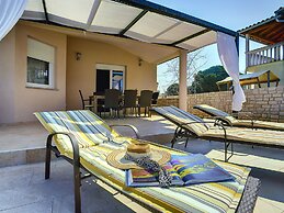 Modern Villa With Private Pool Near Beach