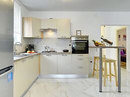 Modern Villa With Private Pool Near Beach