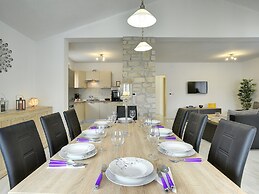 Modern Villa With Private Pool Near Beach