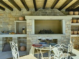 Charming Villa With Heated Pool Near Rovinj