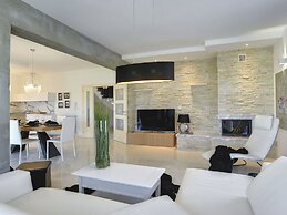 Charming Villa With Heated Pool Near Rovinj