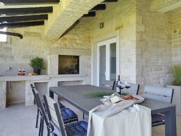 Charming Villa With Heated Pool Near Rovinj