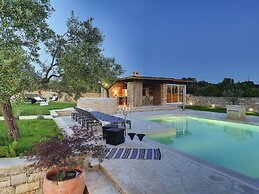 Charming Villa With Heated Pool Near Rovinj