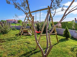 Detached House With Swimming Pool Near the Sea