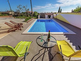 Detached House With Swimming Pool Near the Sea