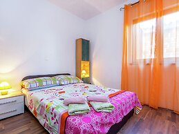 Detached House With Swimming Pool Near the Sea