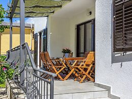 Apartment in Skatari With Terrace