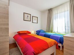 Apartment in Skatari With Terrace