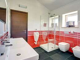 Beautiful Villa With Garden, Private Heated Pool, Whirlpool, Sauna, Ne