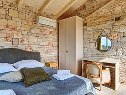 Beautiful Villa With Garden, Private Heated Pool, Whirlpool, Sauna, Ne