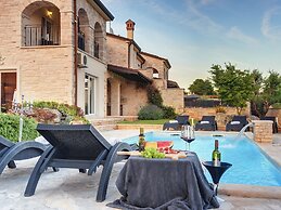 Beautiful Villa With Garden, Private Heated Pool, Whirlpool, Sauna, Ne