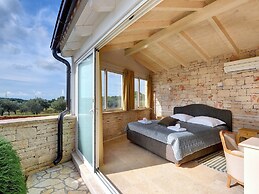 Beautiful Villa With Garden, Private Heated Pool, Whirlpool, Sauna, Ne