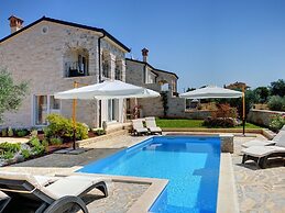 Beautiful Villa With Garden, Private Heated Pool, Whirlpool, Sauna, Ne