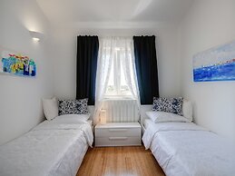 Beautiful Villa With Garden, Private Heated Pool, Whirlpool, Sauna, Ne