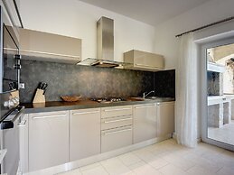 Beautiful Villa With Garden, Private Heated Pool, Whirlpool, Sauna, Ne