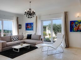 Beautiful Villa With Garden, Private Heated Pool, Whirlpool, Sauna, Ne