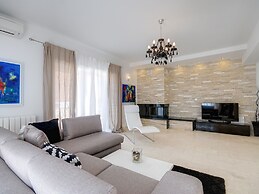 Beautiful Villa With Garden, Private Heated Pool, Whirlpool, Sauna, Ne