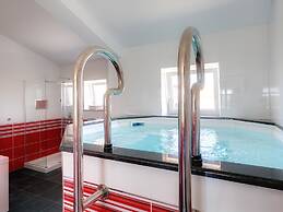 Beautiful Villa With Garden, Private Heated Pool, Whirlpool, Sauna, Ne