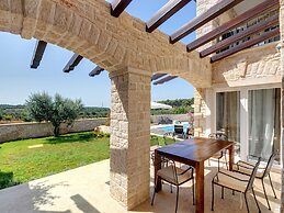 Beautiful Villa With Garden, Private Heated Pool, Whirlpool, Sauna, Ne