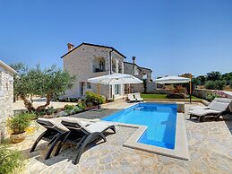 Beautiful Villa With Garden, Private Heated Pool, Whirlpool, Sauna, Ne