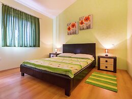 Villa in Kma?i?i With Private Pool