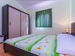 Villa in Kma?i?i With Private Pool