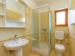 Villa in Kma?i?i With Private Pool